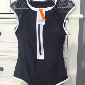 Aonihua XL Black Zip-Front Sheer Cap-Sleeve Rashguard One-Piece - Women swim sui